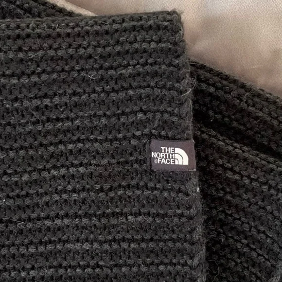 Northface Infinity Scarf - Picture 3 of 3